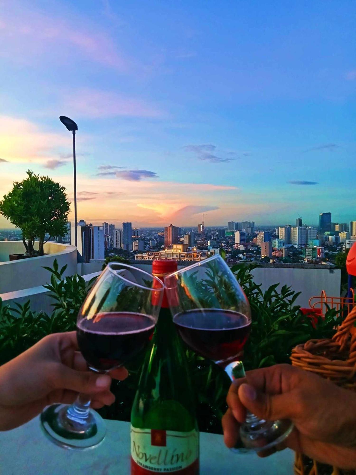 K2 Suites Staycation Quezon City Bagian luar foto